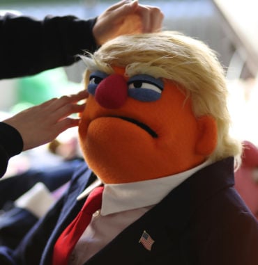 Marioneta personalizada de Trump siendo hecha en Nueva York